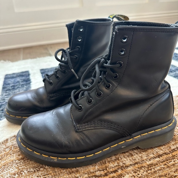 Size 7, broken in Dr martens - Picture 2 of 5